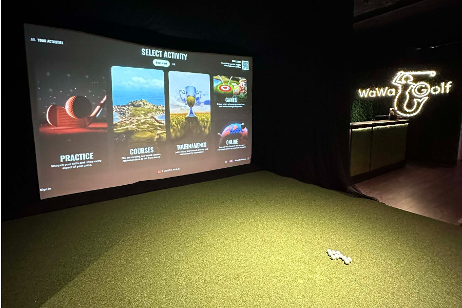 Indoor simulator at Wawa Golf Club
