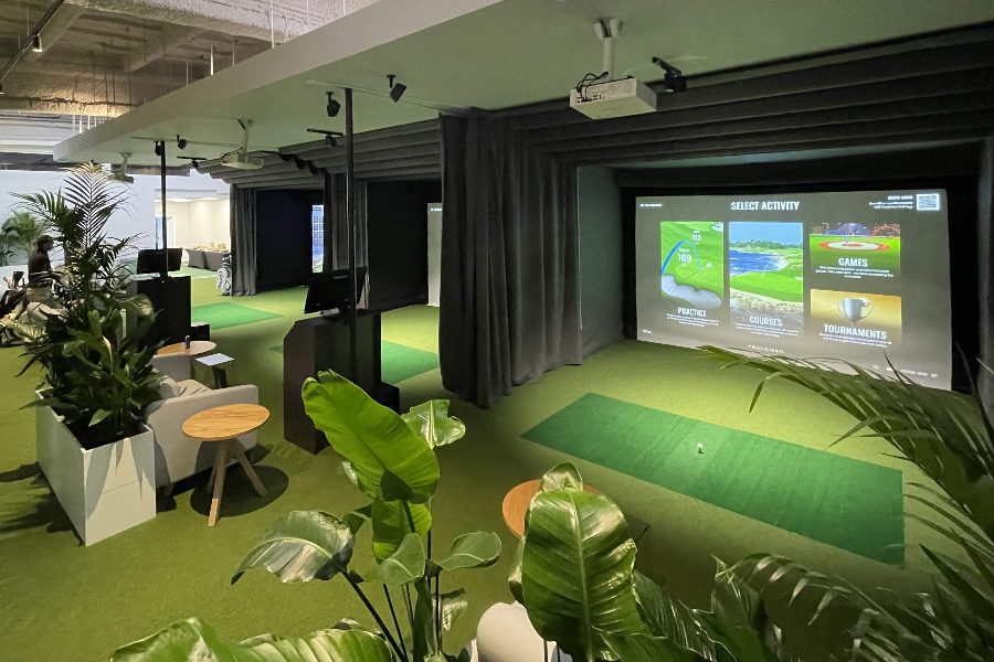 Indoor simulator at City Golf Łódź